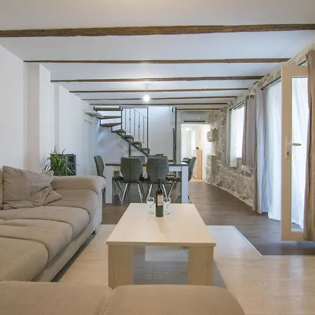 Villa Stone House With Pool Ljubica Kostanje