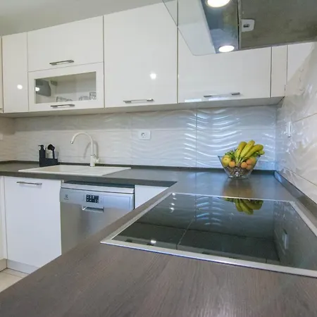 Villa Stone House With Pool Ljubica