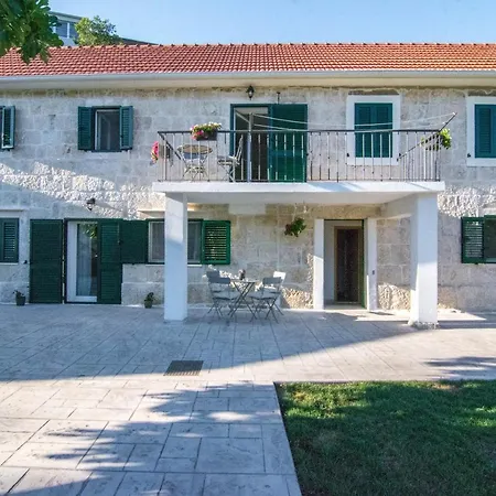 Stone House With Pool Ljubica Vila *